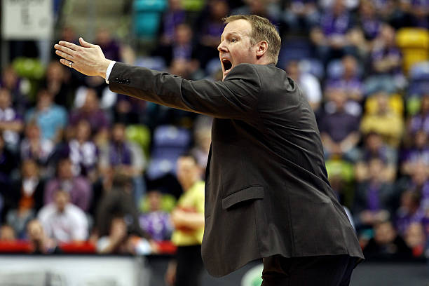 然在主场拥 然在主场拥