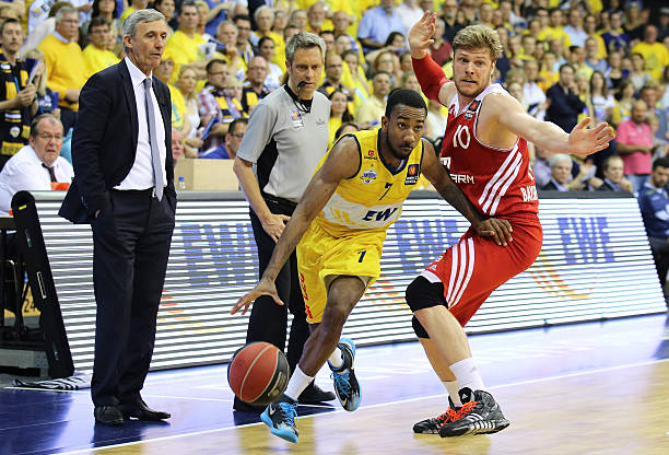 在高水平竞 在高水平竞